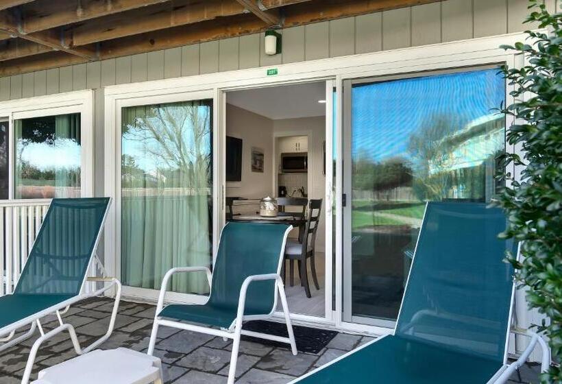 جناح, East Hampton House Resort