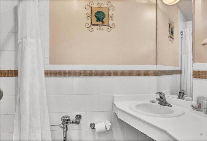 جناح, East Hampton House Resort