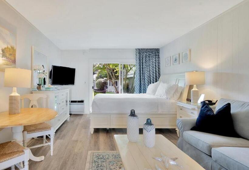 Студия Стандарт, East Hampton House Resort