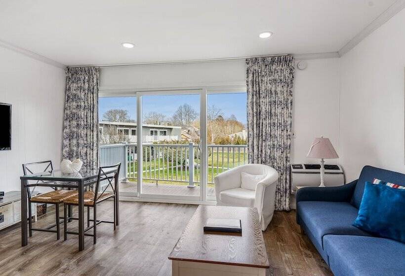 جناح, East Hampton House Resort