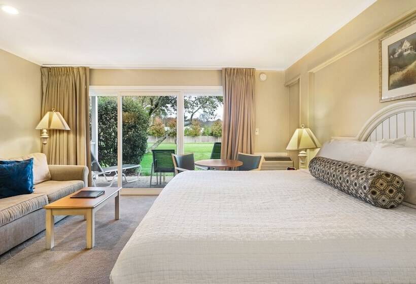 Студия Deluxe, East Hampton House Resort