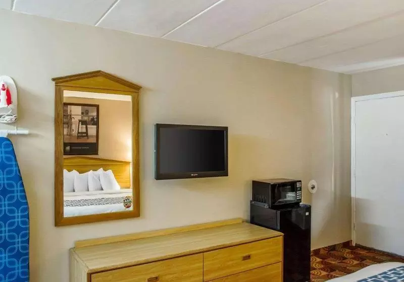キングサイズベッドのスタンダードルーム, Econo Lodge Franklin