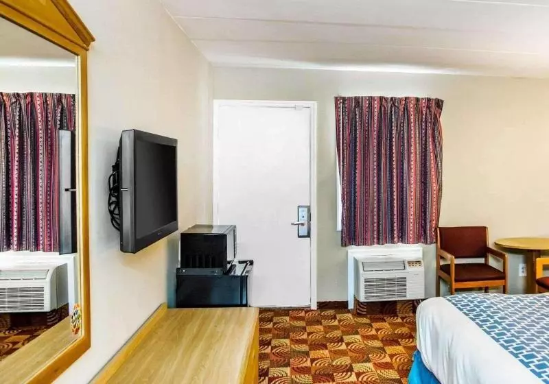 キングサイズベッドのスタンダードルーム, Econo Lodge Franklin
