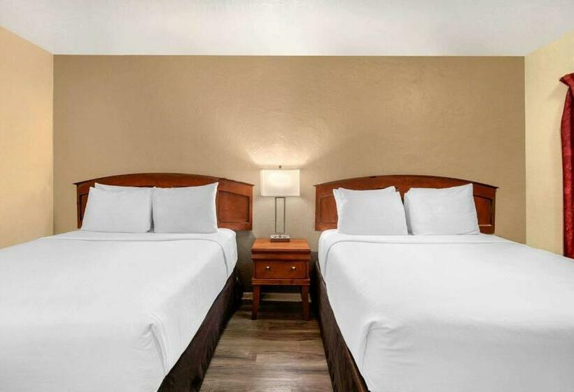 Номер Стандарт, Econo Lodge Inn & Suites Durango