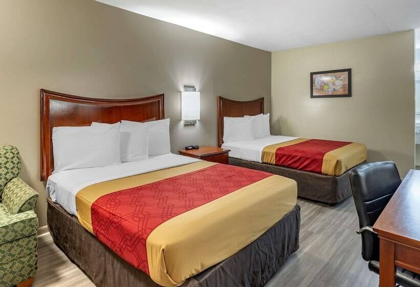 带2个双人床的标准工作室, Econo Lodge North Charlottesville