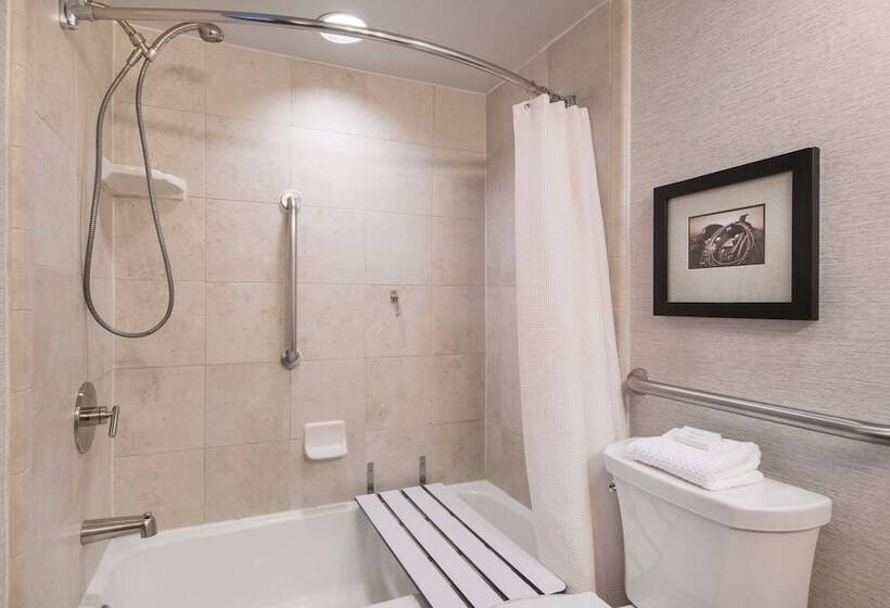 身障者適用スイートルーム, Embassy Suites By Hilton Austin Central