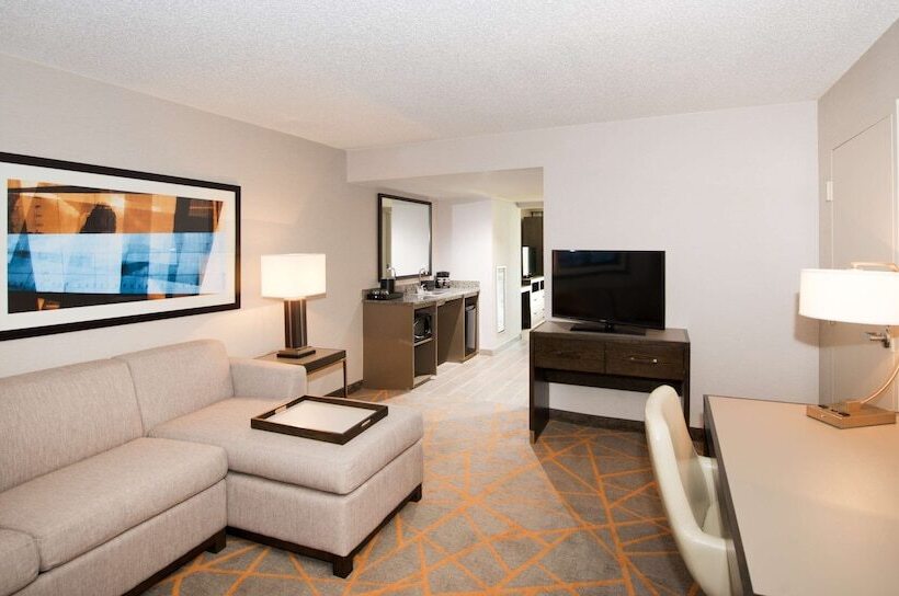 身障者適用スイートルーム, Embassy Suites By Hilton Cincinnati Northeast Blue Ash