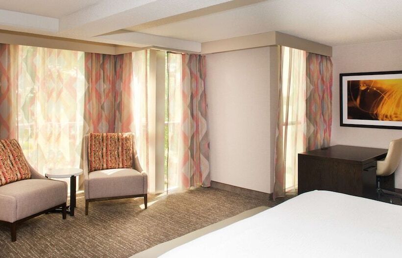 身障者適用スイートルーム, Embassy Suites By Hilton Cincinnati Northeast Blue Ash