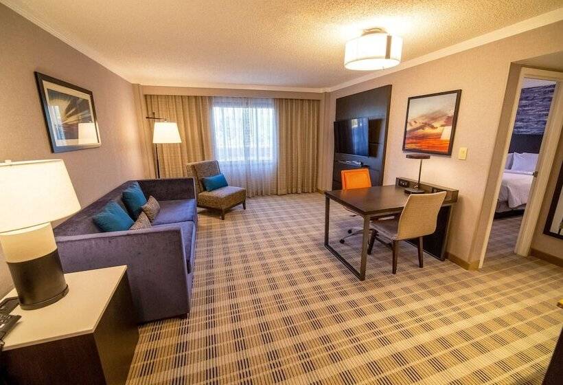 Family Suite, Embassy Suites By Hilton Kansas City Overland Park