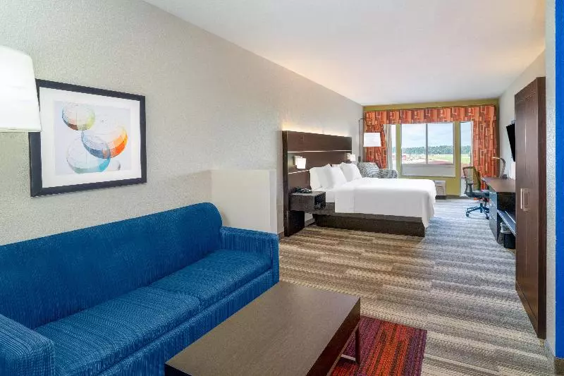 キングサイズベッドのスイートルーム, Holiday Inn Express Hotel Winona North, An Ihg