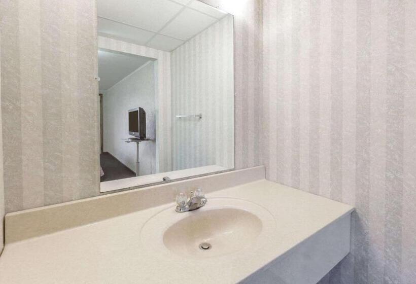 Номер Стандарт, Knights Inn Mackinaw City