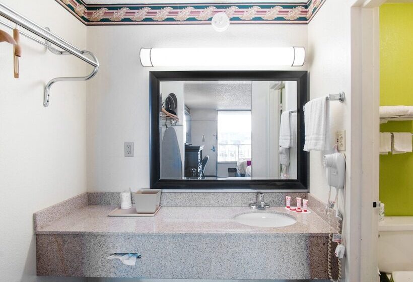 חדר סטנדרט שתי מיטות זוגיות, Hotel Oklahoma City South I-35 and SE 29th