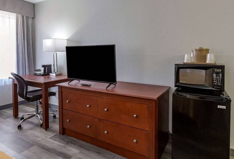 Номер Стандарт 2 Двуспальные Кровати, Quality Inn Near Fort Liberty