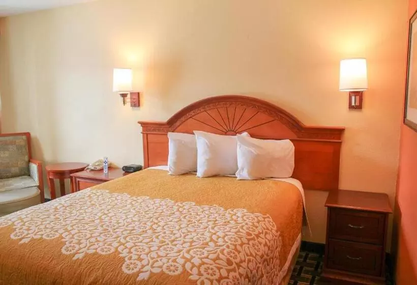 スタンダードルーム, Rose Garden Inn & Suites Thomasville