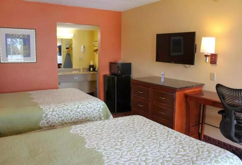 ２ダブルベッドのスタンダードルーム, Rose Garden Inn & Suites Thomasville