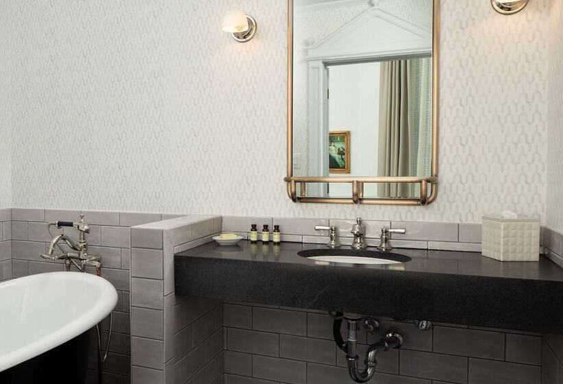Quarto Estandar Cama Casal, The Driskill