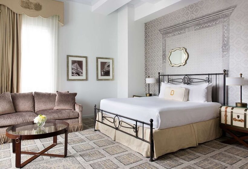 标准间带双人床, The Driskill