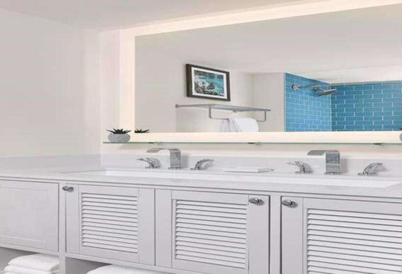 장애인을 위한 킹사이즈 침대 스탠다드 룸, Margaritaville Resort Lake Tahoe