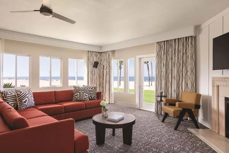 Presidenttisviitti, Zachari Dunes On Mandalay Beach, Curio Collection By Hilton