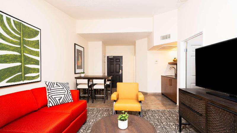 带大床的套房, Zachari Dunes On Mandalay Beach, Curio Collection By Hilton