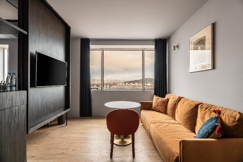 适合残疾人士使用的套间, Zachari Dunes On Mandalay Beach, Curio Collection By Hilton