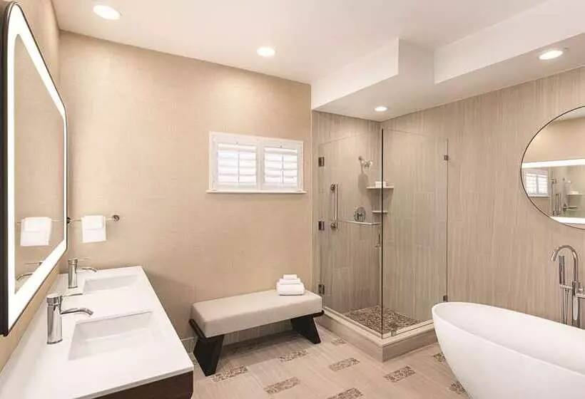 Sviitti, Zachari Dunes On Mandalay Beach, Curio Collection By Hilton