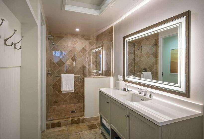 חדר משפחתי, Hawks Cay Resort