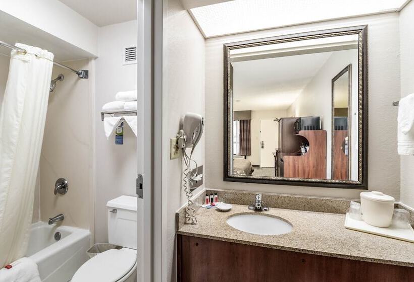 جناح, Baymont By Wyndham Camp Lejeune