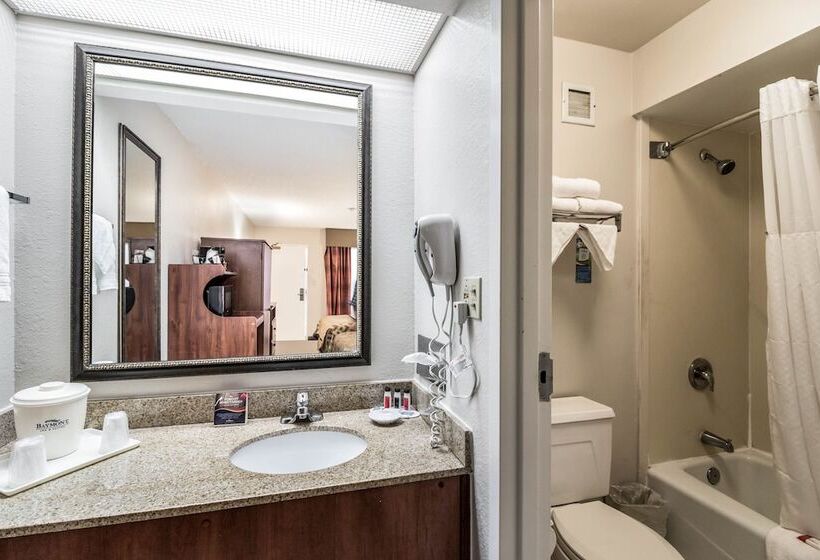 جناح, Baymont By Wyndham Camp Lejeune