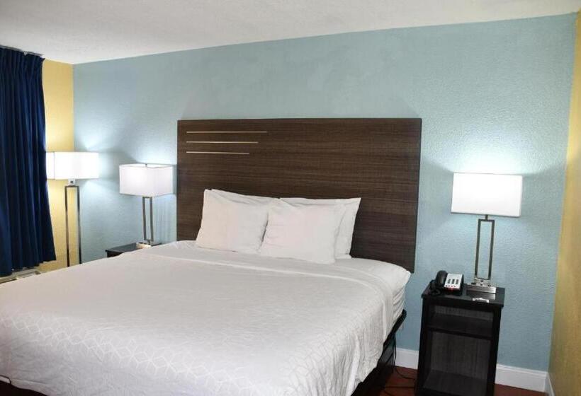 חדר סטנדרט עם מיטת קינג, Baymont By Wyndham Macon I75