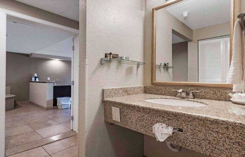자쿠지 스위트, Best Western Plus Wine Country Inn & Suites
