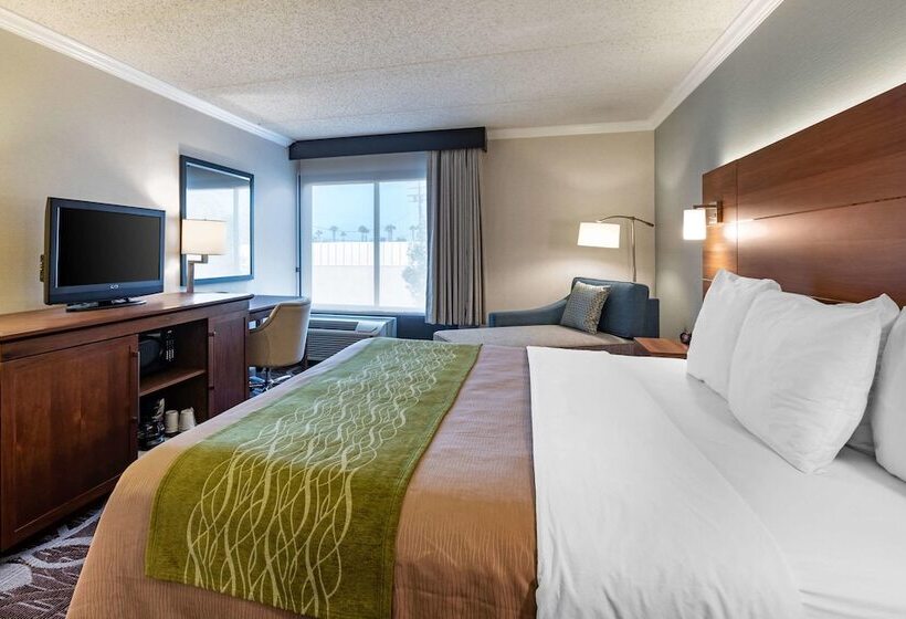 غرفة قياسية سرير كينج لذوى الإحتياجات الخاصة, Comfort Inn Anaheim Resort
