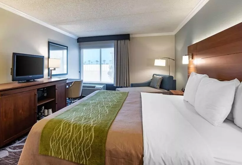 اتاق استاندارد با تخت بزرگ برای معلولان, Comfort Inn Anaheim Resort