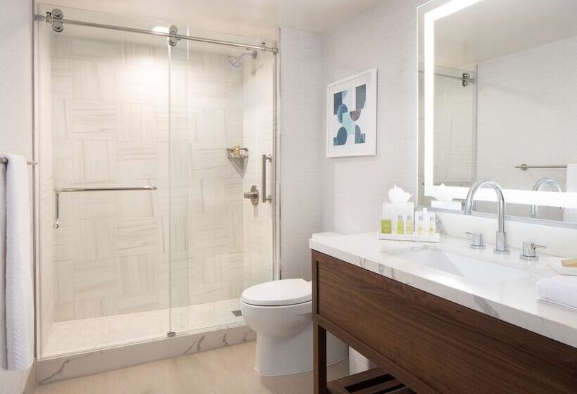 带大床的套房, Hilton Santa Monica Hotel & Suites