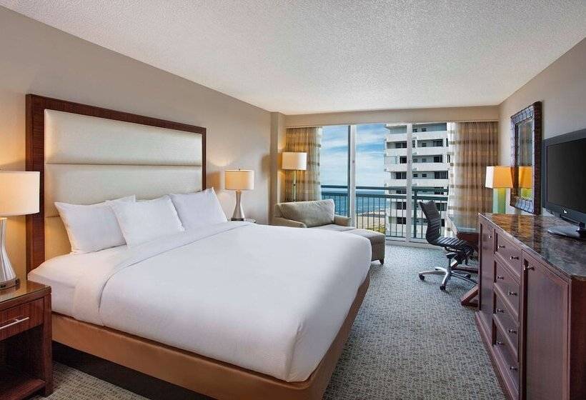 Стандартный Номер Кровать Кинг, The Singer Oceanfront Resort, Curio Collection By Hilton