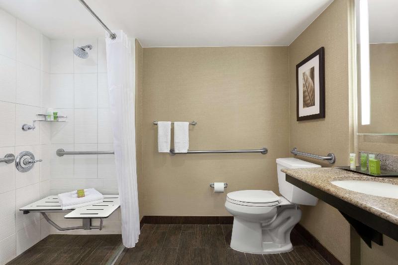 Номер Стандартный Кровать Куин, The Singer Oceanfront Resort, Curio Collection By Hilton