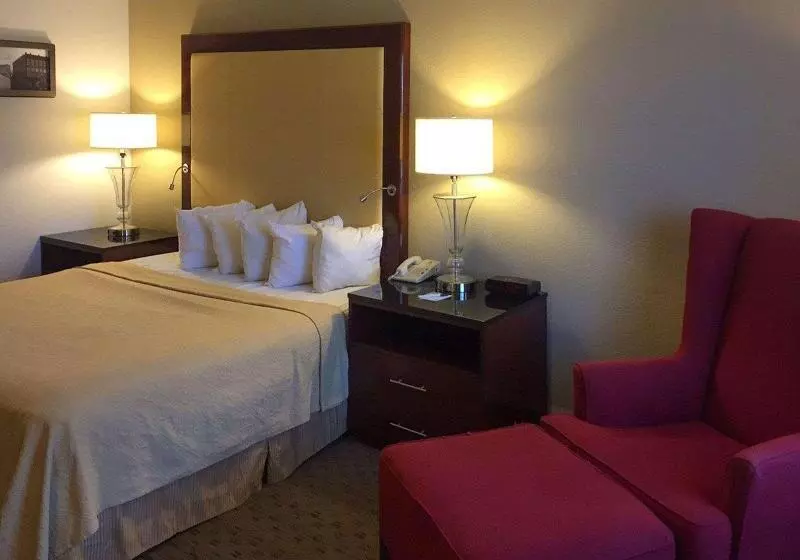 キングサイズベッドのスタンダードルーム, Quality Inn Morganton Southeast