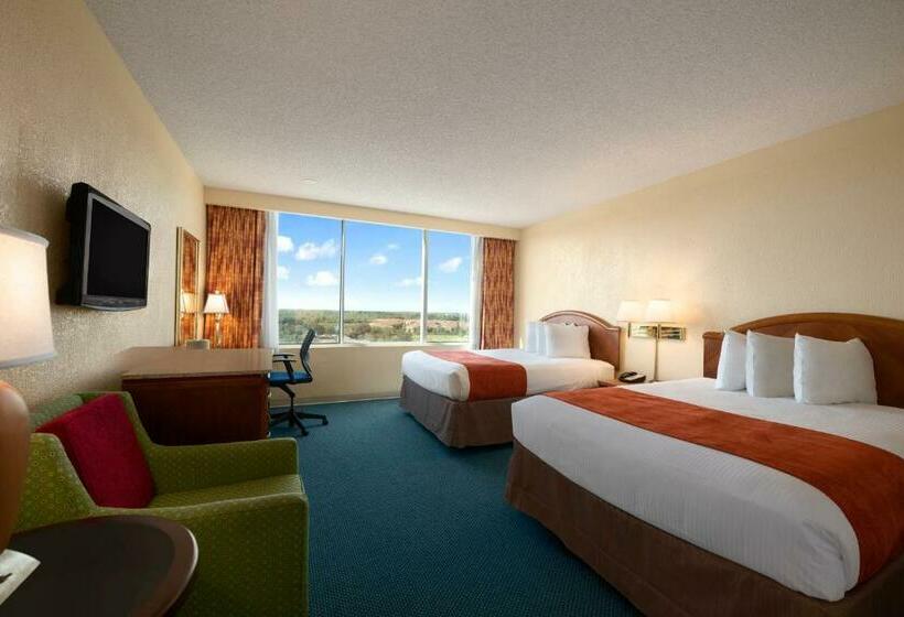 장애인용 디럭스룸, Ramada By Wyndham Kissimmee Gateway   Free Theme Park Shuttle