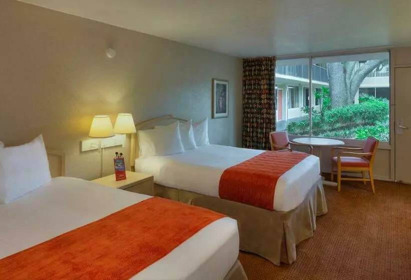 اتاق استاندارد با چشم‌انداز استخر, Ramada By Wyndham Kissimmee Gateway   Free Theme Park Shuttle