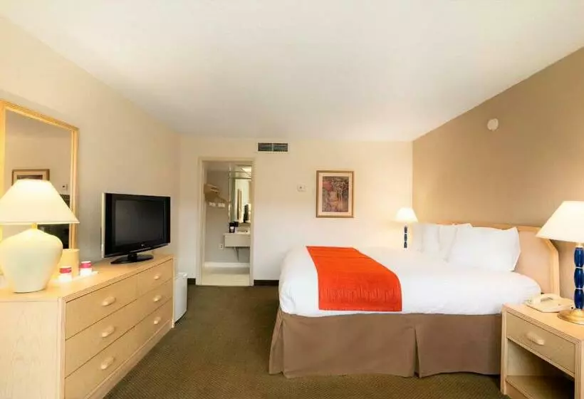 اتاق استاندارد اینتریور, Ramada By Wyndham Kissimmee Gateway   Free Theme Park Shuttle