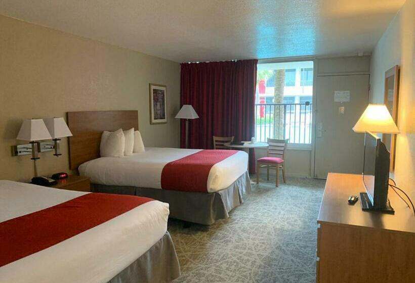수피리어 룸 풀장 전망, Ramada By Wyndham Kissimmee Gateway   Free Theme Park Shuttle