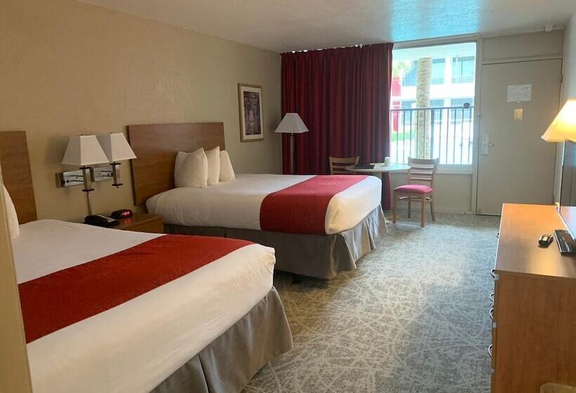 수피리어 룸 풀장 전망, Ramada By Wyndham Kissimmee Gateway   Free Theme Park Shuttle