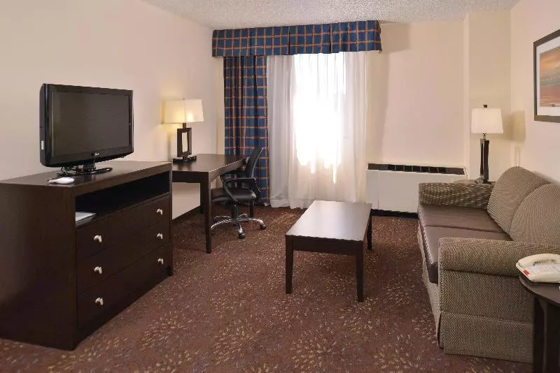 キングサイズベッドのスタンダードルーム, Ramada Plaza By Wyndham Sheridan Hotel & Convention Center