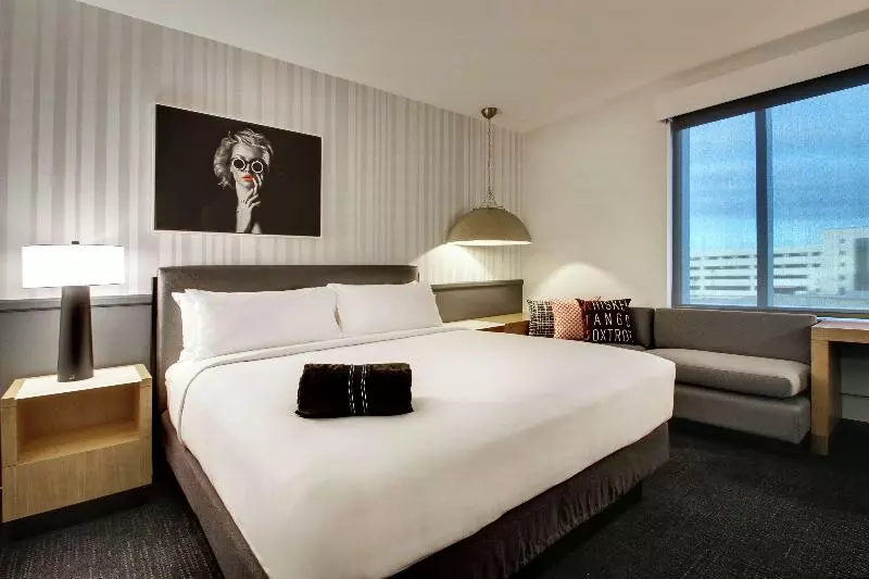 身障者適用キングサイズベッドルーム, Ramada Plaza By Wyndham Sheridan Hotel & Convention Center