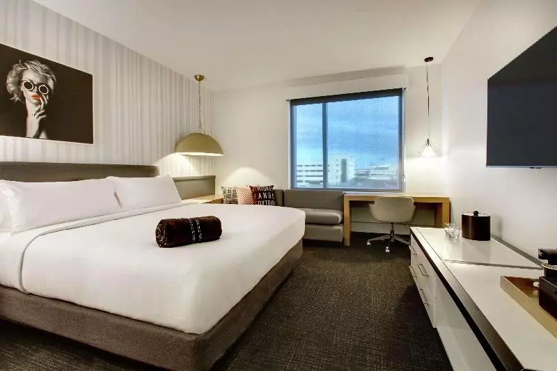 身障者適用キングサイズベッドルーム, Ramada Plaza By Wyndham Sheridan Hotel & Convention Center