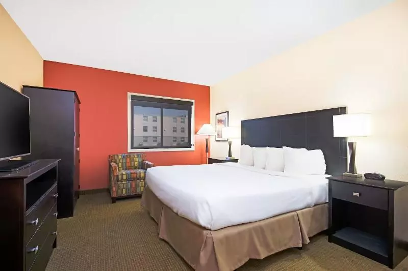 سوئیت با تخت بزرگ, Red Lion Hotel Gillette