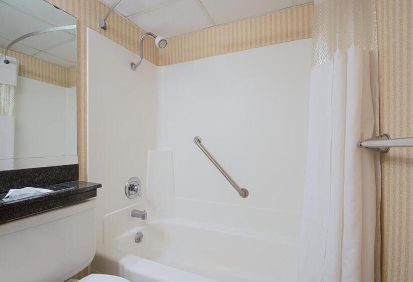 غرفة قياسية سرير ملكى, Red Lion Hotel Gillette