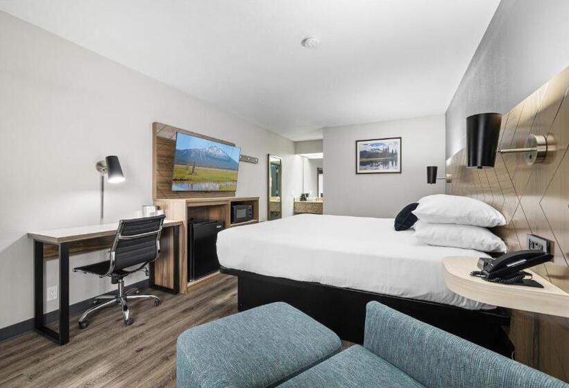 キングサイズベッドのスタンダードルーム, Red Lion Inn & Suites Deschutes River   Bend