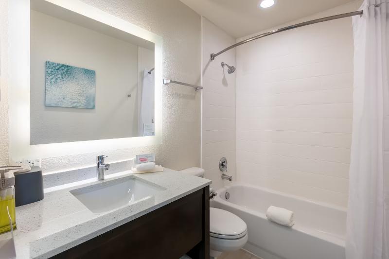 اتاق استاندارد با تخت بزرگ, Wyndham Corpus Christi Resort North Padre Island