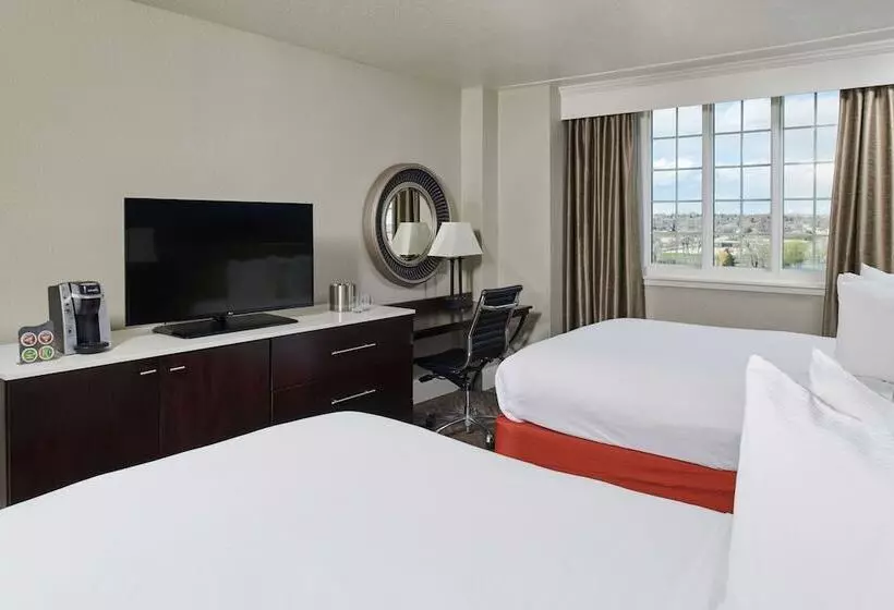 اتاق استاندارد با 2 تخت دوبل, Alex Johnson Rapid City Curio Collection By Hilton